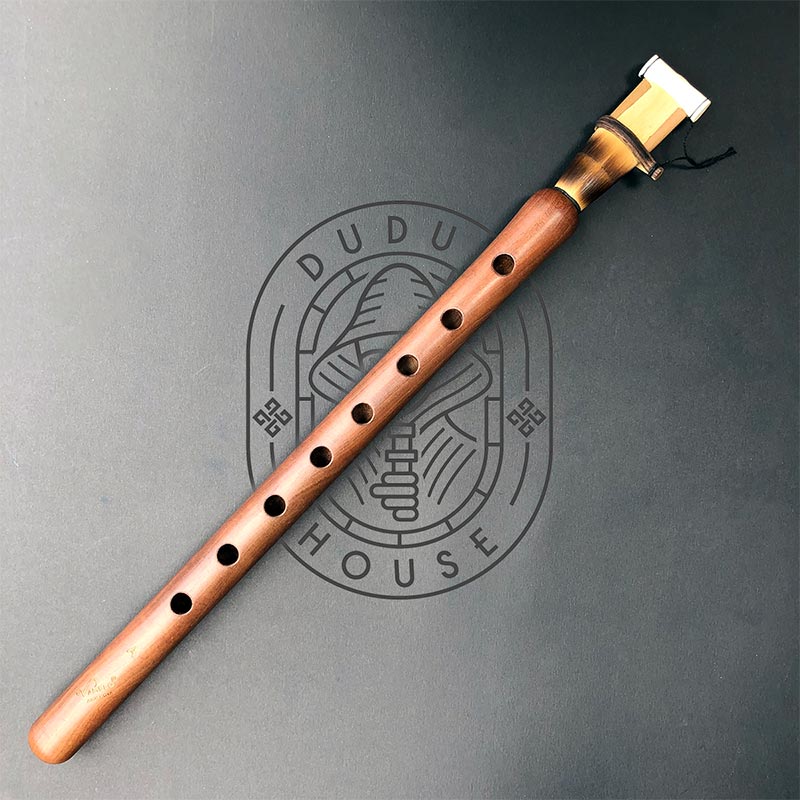 Duduk in A by Vamelo — master-crafted Armenian duduk showing the apricot wood finish